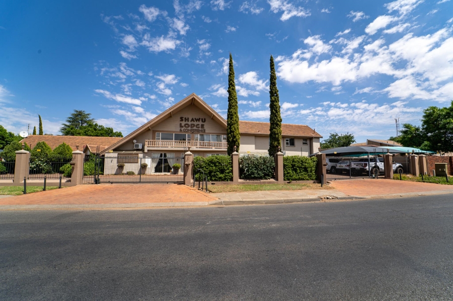 19 Bedroom Property for Sale in Universitas Free State